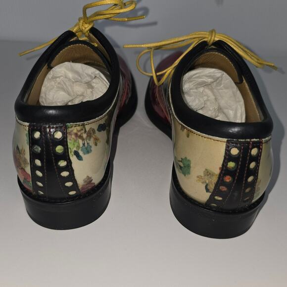 John Fluevog Domitian Sea Angel Brogue Oxford White Floral Red Patent 6.5 w/Box - Picture 3 of 12